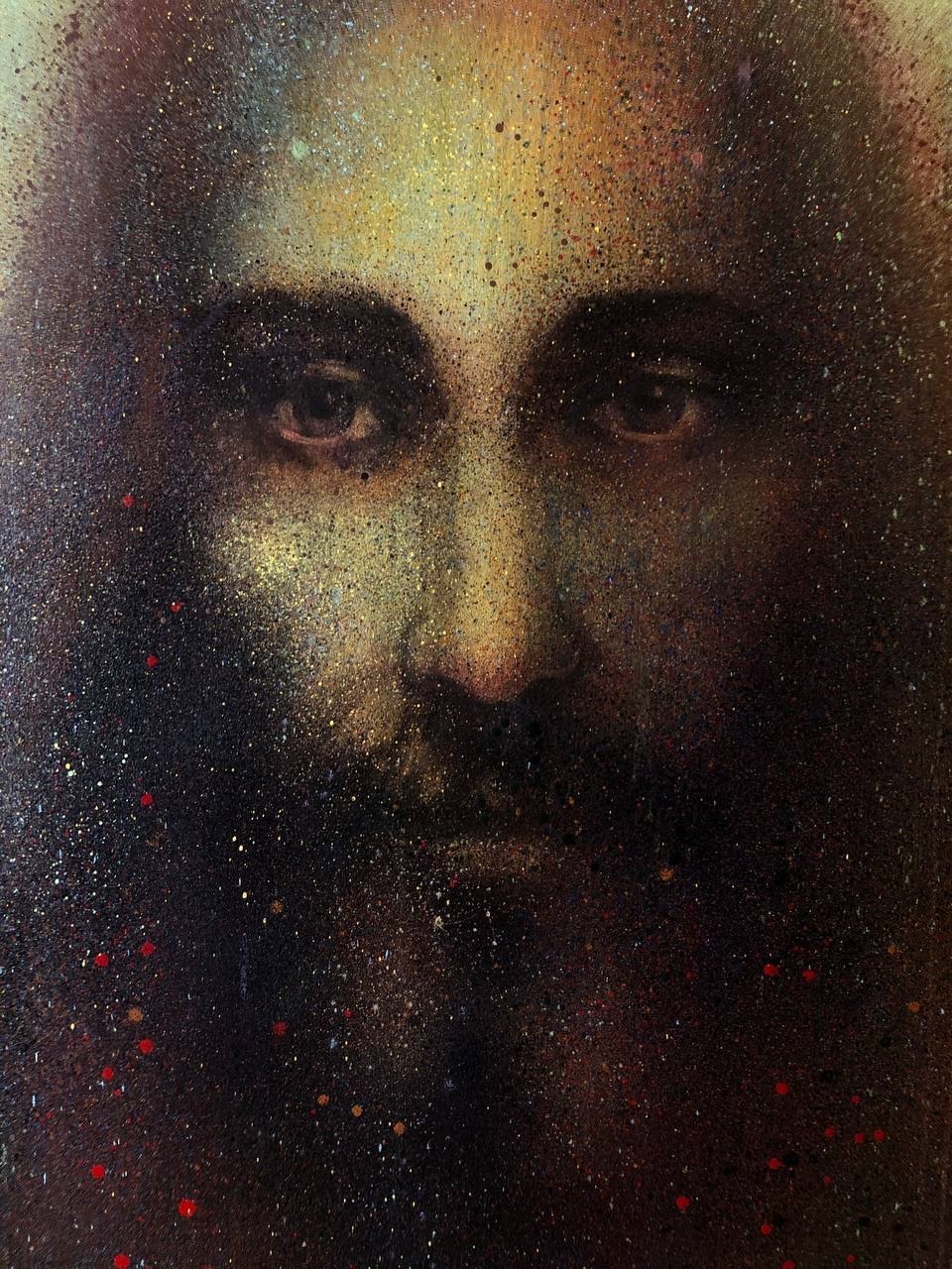 Face, in dust and gold — Spray and oil on canvas